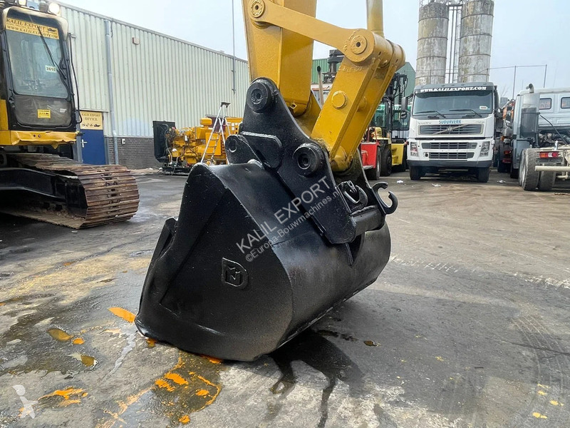 جرافة Caterpillar 325L Track Excavator 29T....