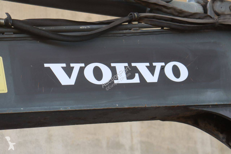 جرافة Volvo