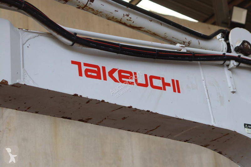 جرافة Takeuchi