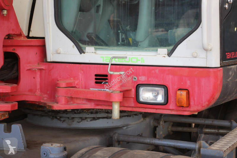 جرافة Takeuchi TB295W