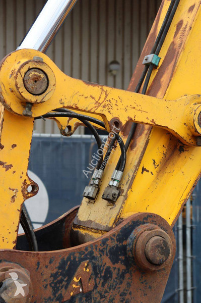 جرافة JCB