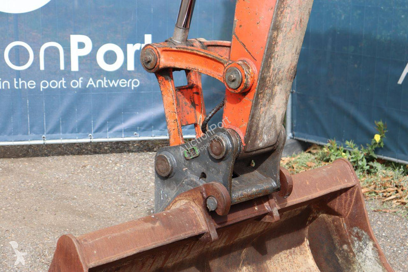 Excavadora Kubota KX080-4