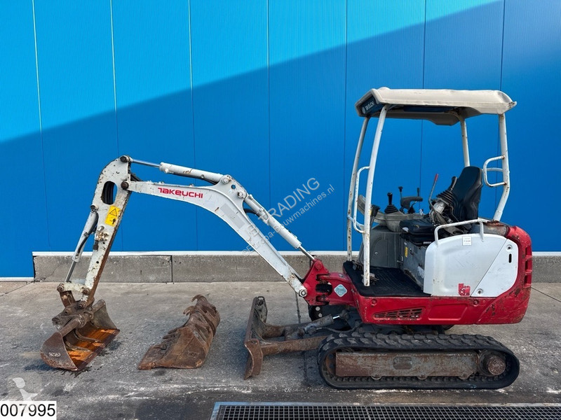 جرافة Takeuchi TB216 2700 hr, 11,5 kW, 1770 kg,...