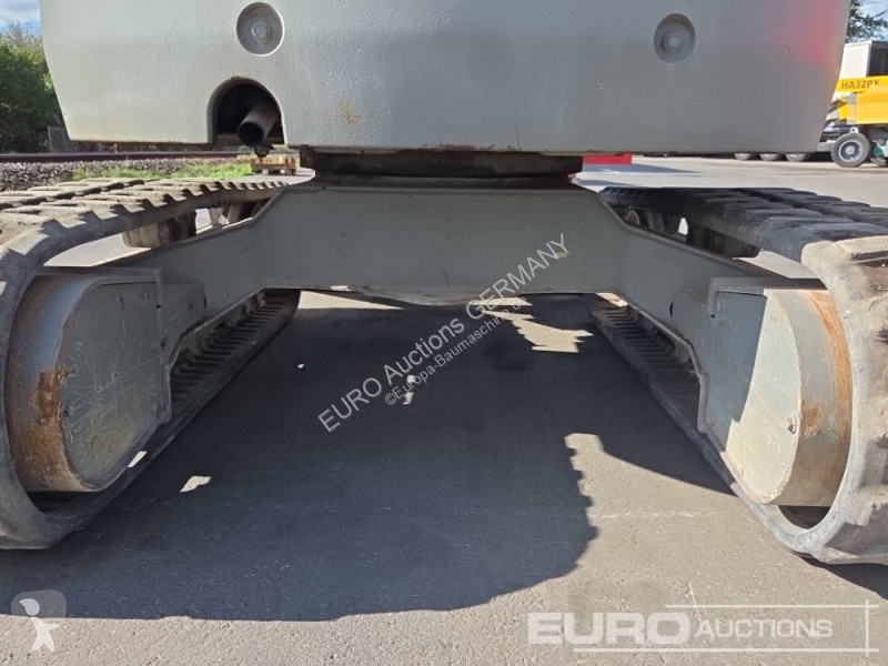 جرافة Volvo ECR25D