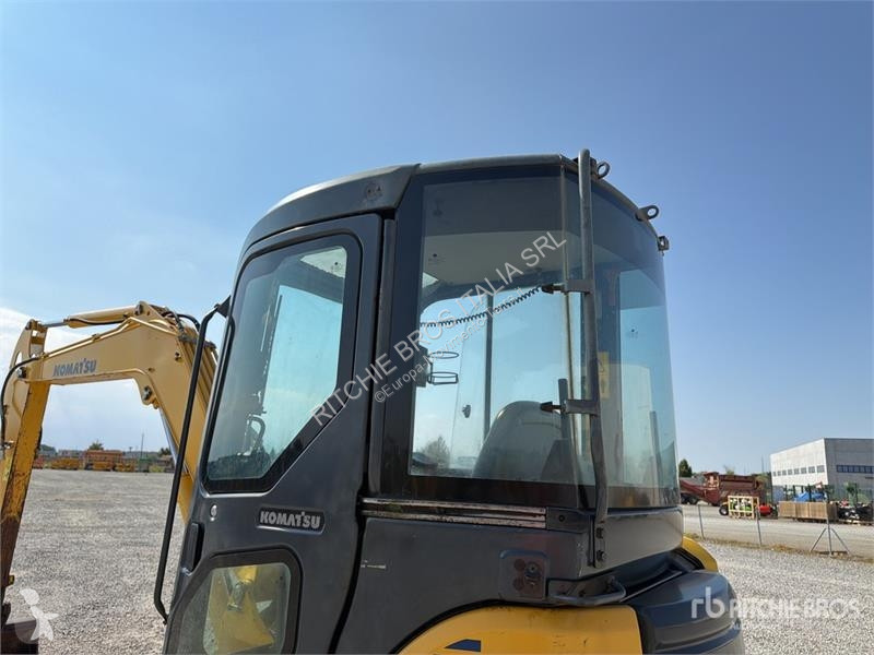 جرافة Komatsu