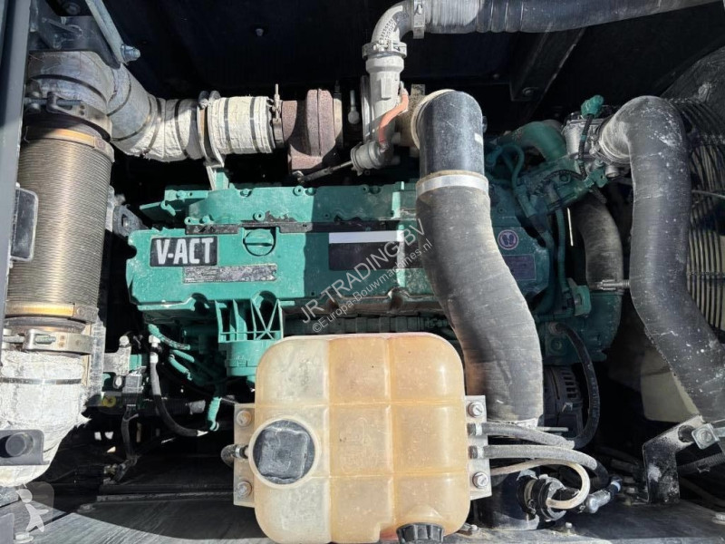 جرافة Volvo 250 ENL (Two buckets)