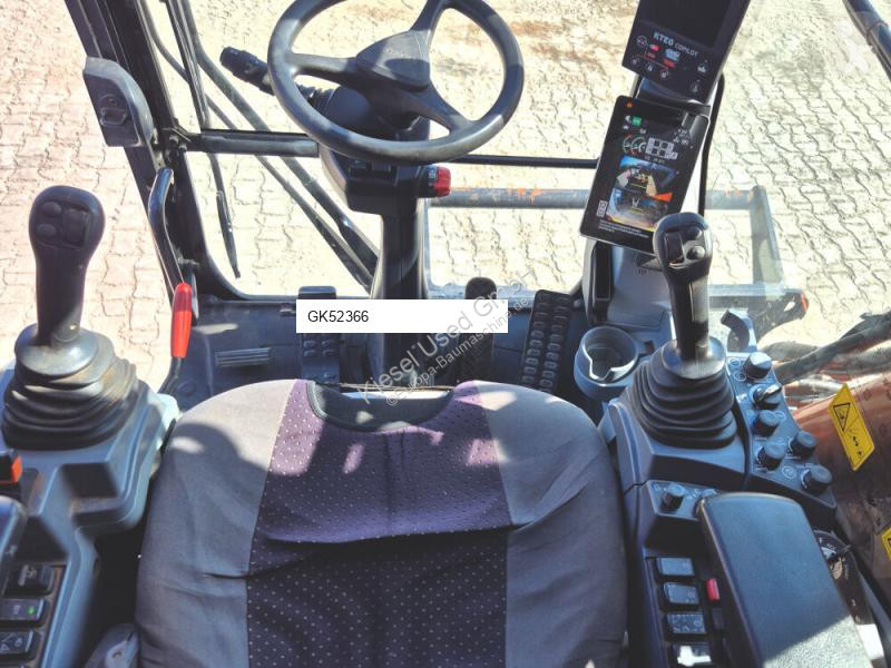 جرافة Hitachi ZX220W-7