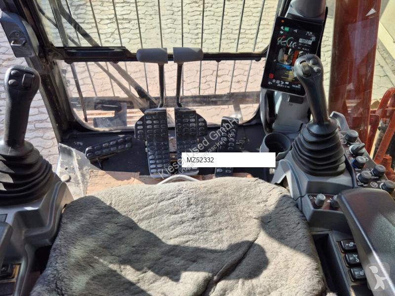 جرافة Hitachi 7