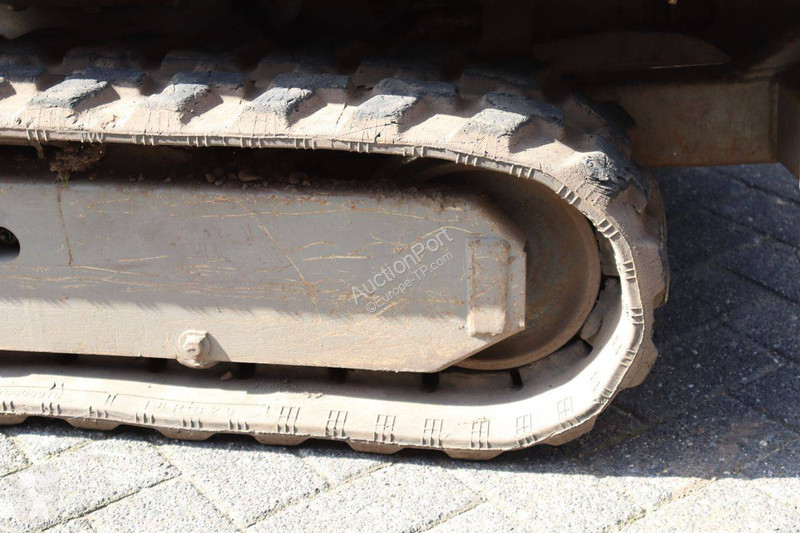 جرافة Volvo EC15D