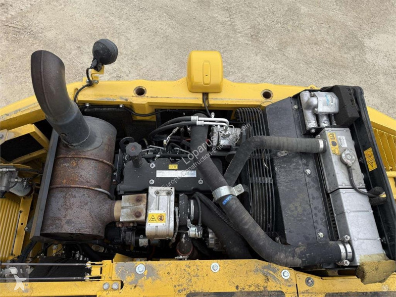 جرافة Komatsu PW 148-8