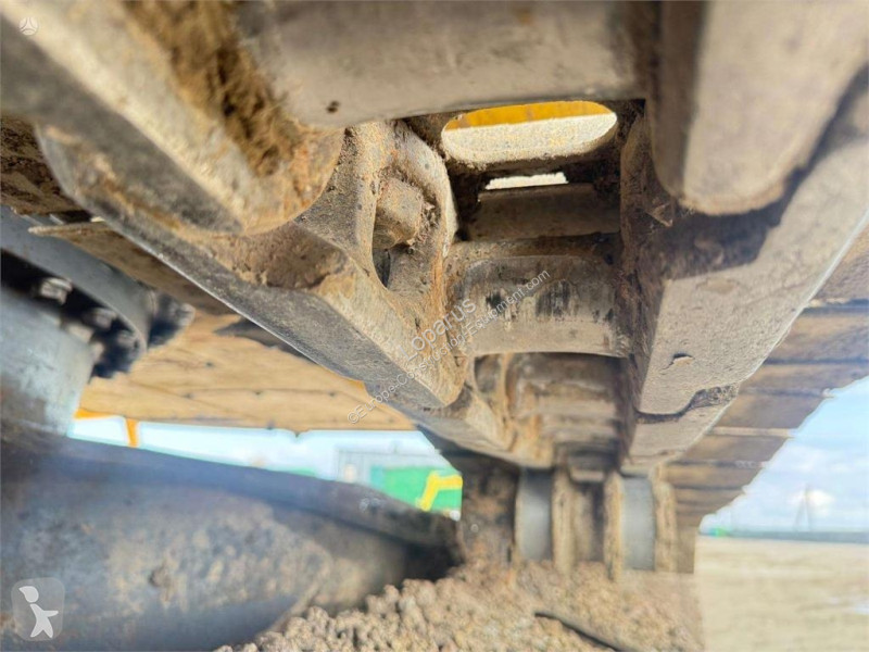 جرافة Komatsu LC8