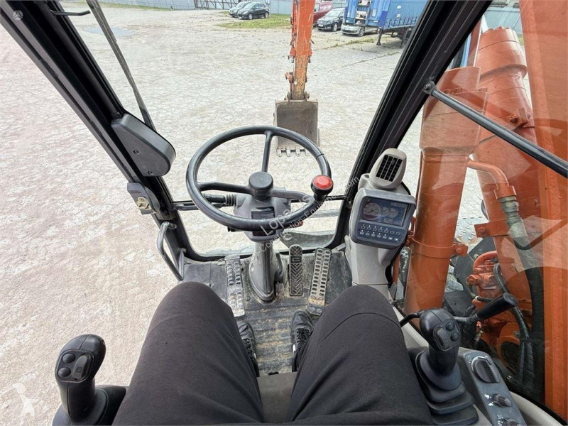 جرافة Hitachi 140 W