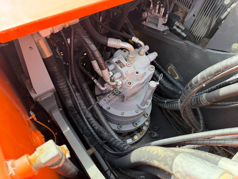 جرافة Hitachi LC5B