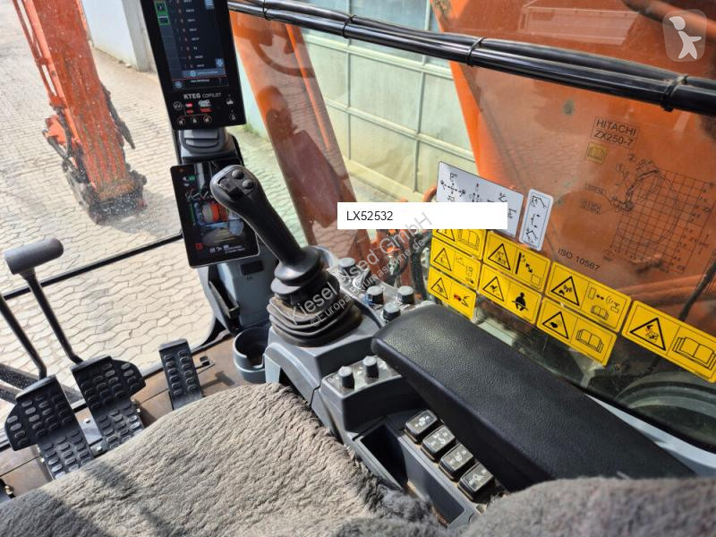 Skovel Hitachi 7