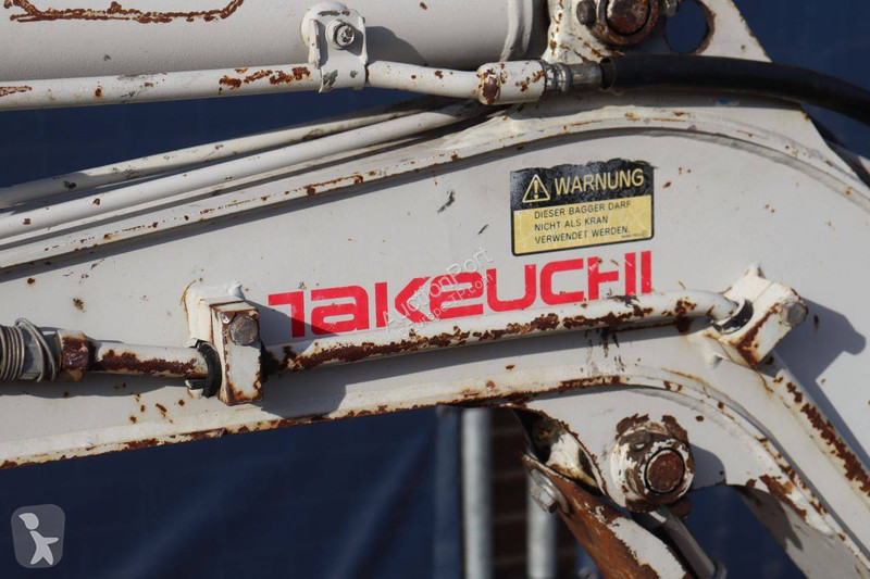 Excavadora Takeuchi