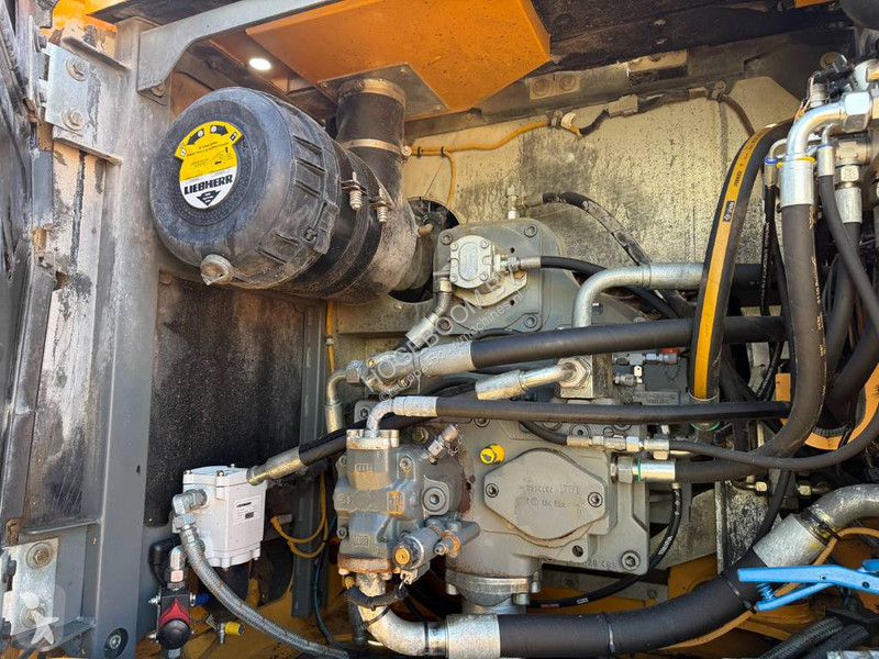 Escavadora Liebherr N LC