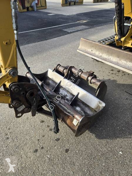 Экскаватор Caterpillar