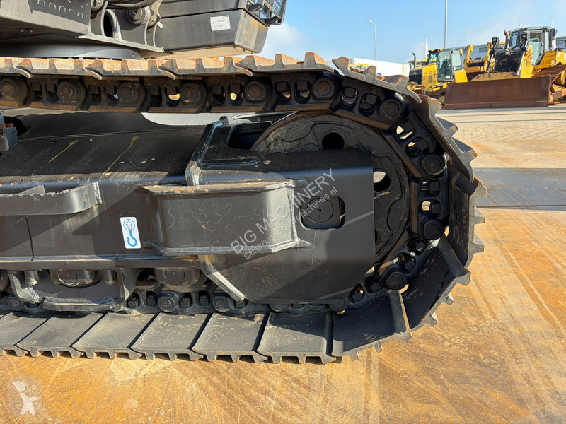 Escavadora Hitachi ZX220LC-5G