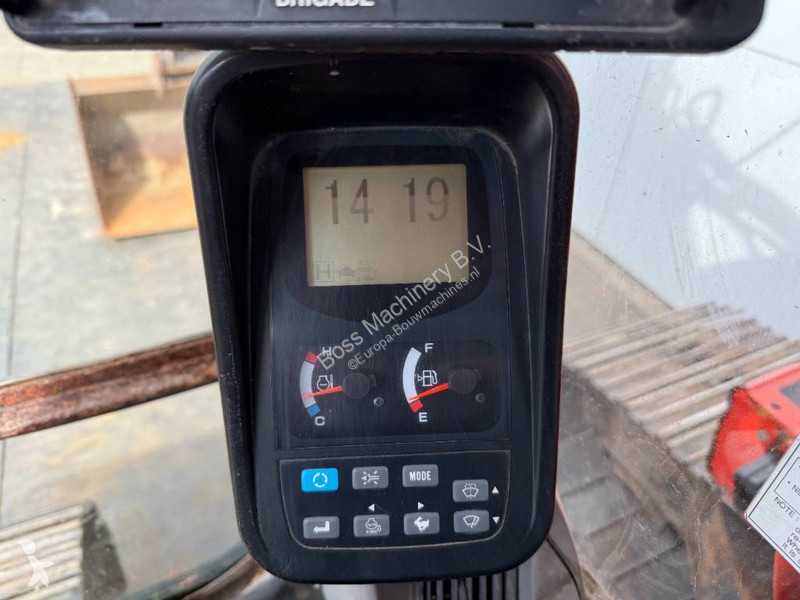 Pelle New Holland Kobelco E235B SR2 - 360°...