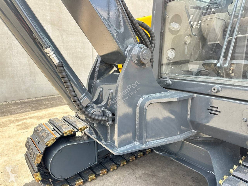 Pelle Volvo EC60C