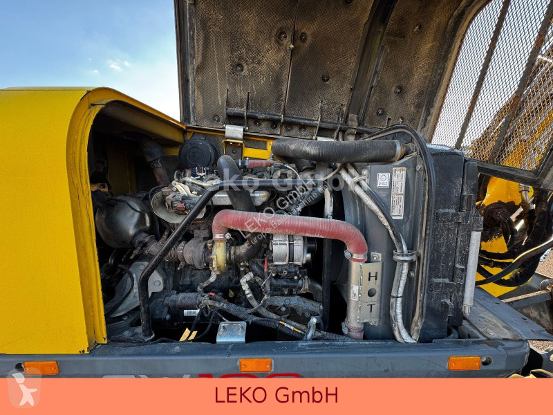 Pelle Wacker Neuson Neuson EW100 Mit Drei Löfffeln