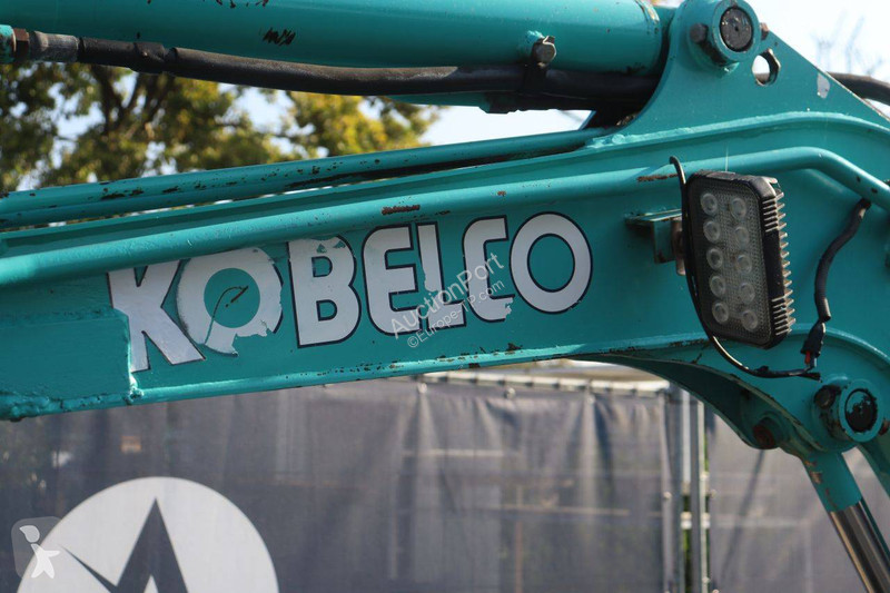 جرافة Kobelco SK25SR