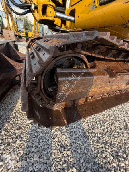 جرافة Komatsu R