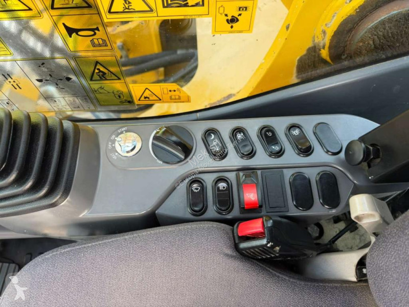 Excavator Komatsu PC490LC-11E0