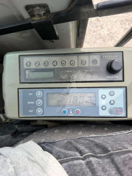 جرافة Kobelco SK135SF