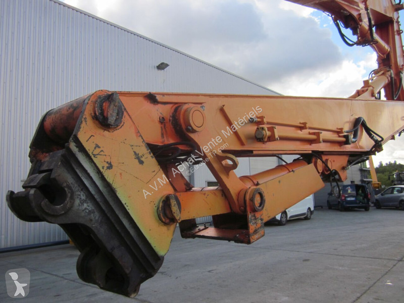 Багер Hitachi