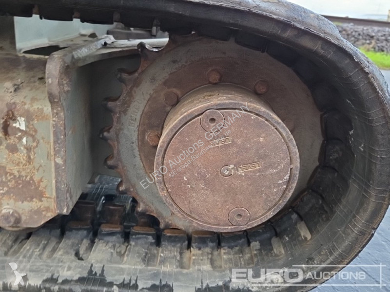 Багер Volvo ECR25D