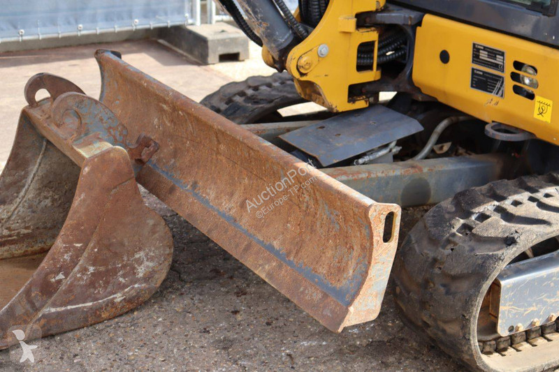 Багер XCMG XE27E