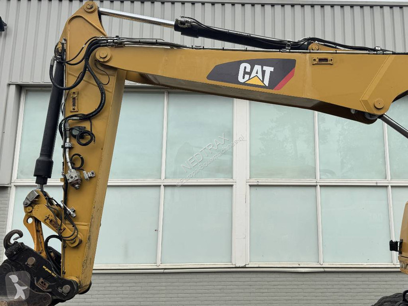 Багер Caterpillar F 2017