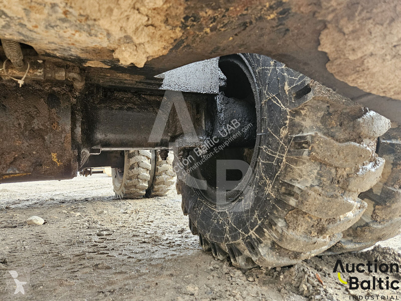 Багер JCB