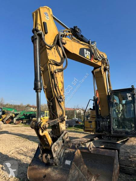 Escavadora Caterpillar