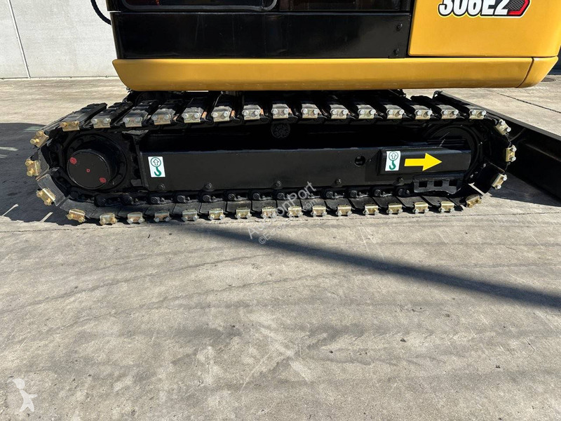 Escavadora Caterpillar