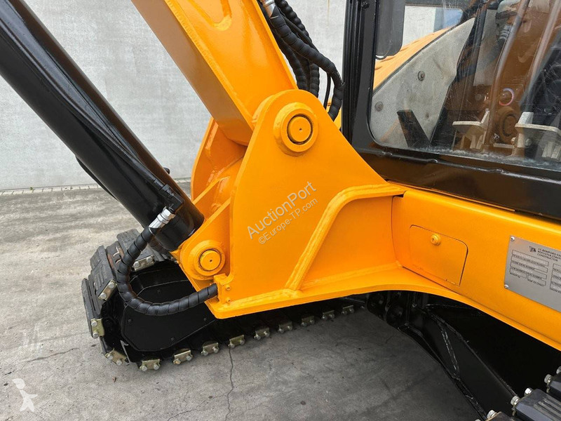 Escavadora JCB 8056