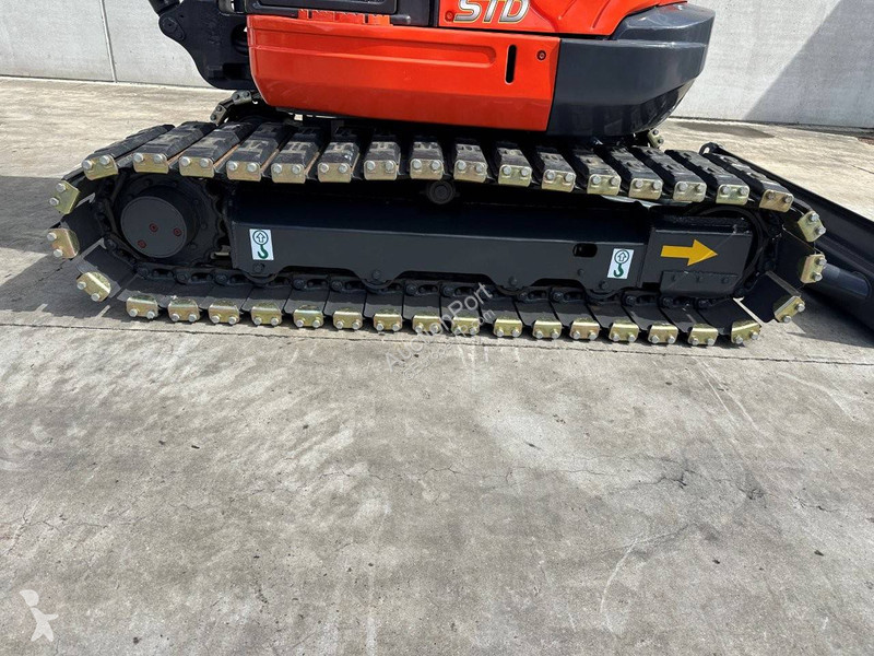 Escavadora Kubota SZ