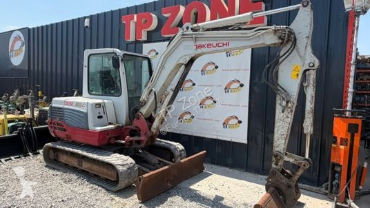 Escavadora Takeuchi