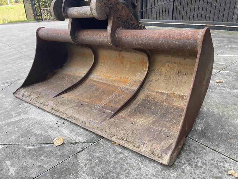 Escavadora Volvo