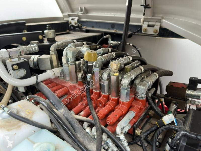 Escavadora Takeuchi *FULL EQUIP*