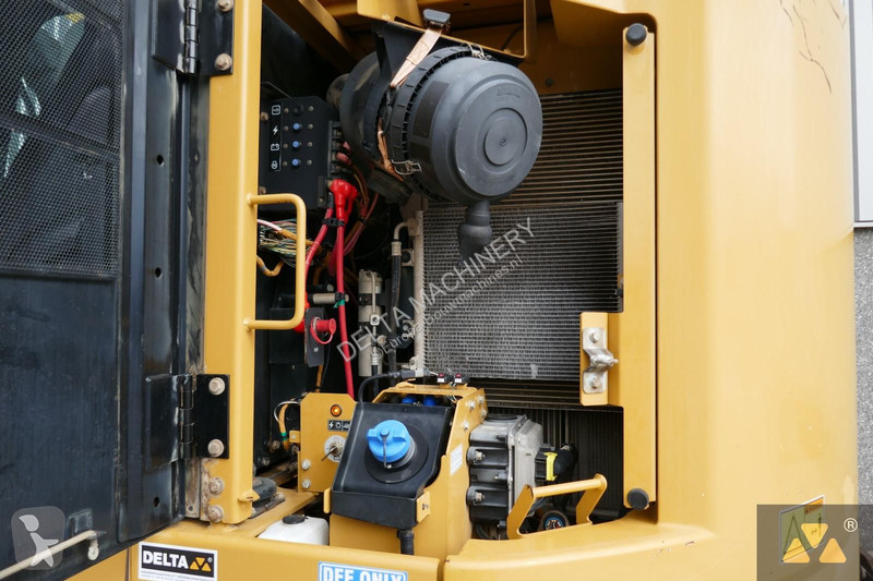 Excavator Caterpillar 325F LCR