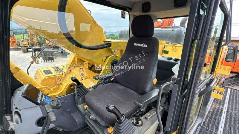 Escavadora Komatsu PC700 LC-8E0