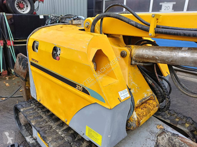 Skovl Brokk 330 remote demolition robot sloop...