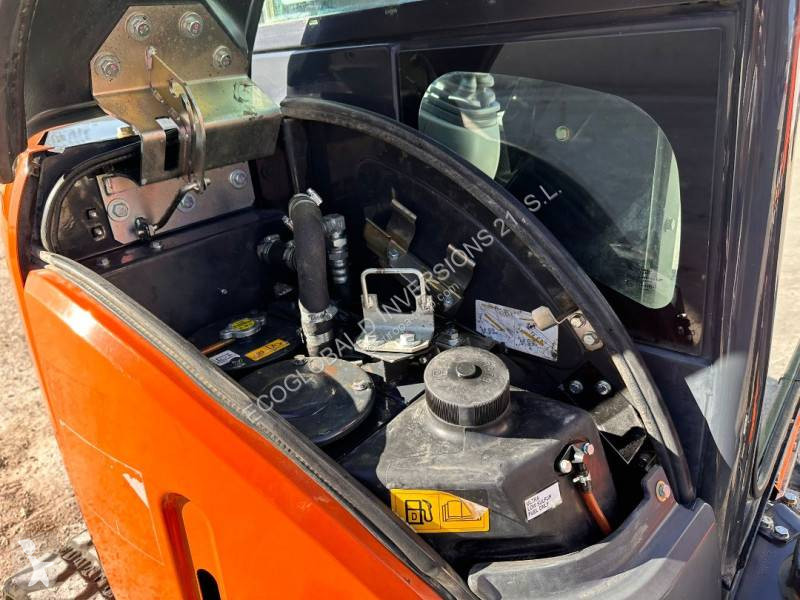 Escavadora Hitachi ZX33U-6 CLR