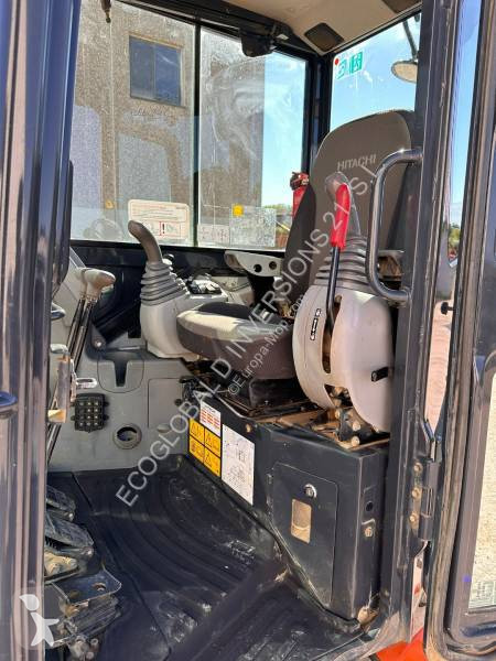 Escavadora Hitachi ZX33U-6 CLR