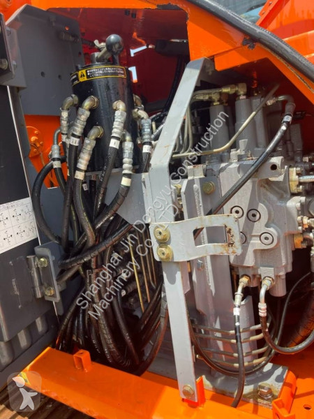Escavatore Hitachi 135
