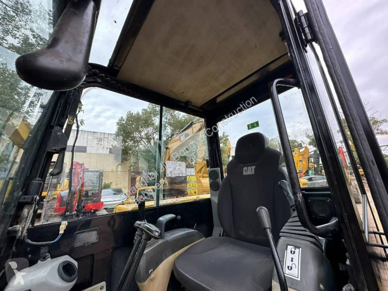 Lopatový nakládač Caterpillar 305.5E