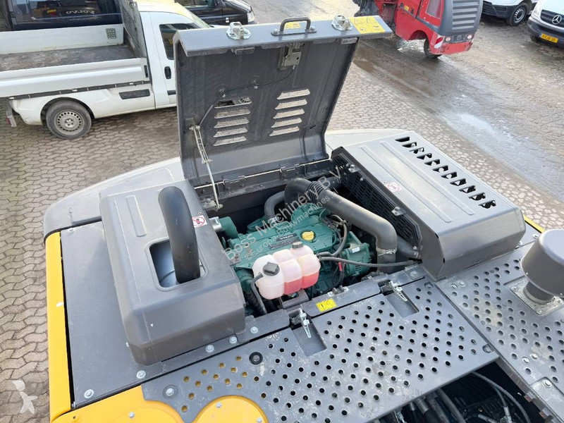 Lopatový nakládač Volvo B + Maxx 2000 Hammer -...