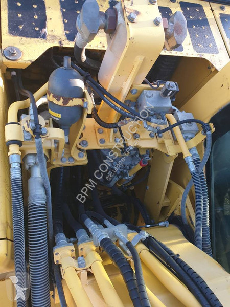 Escavatore Komatsu HB215LC-2